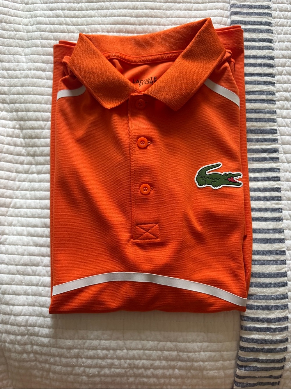 Mens Lacoste Polo in
Size L or Fr 5. NWOT.